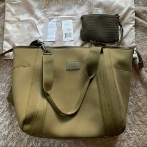 Dagne dover medium neoprene bag